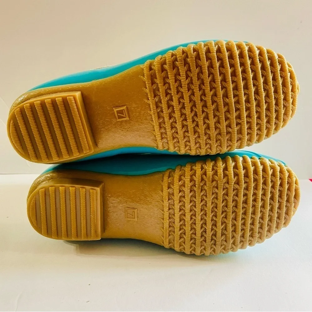 Jack Rogers Cream and Turquoise Shimmer Snow Boots Size 7